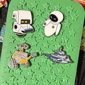Disney hidden Mickey WALL-E pins